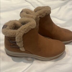 Clarks Cloudstepper Tan Faux Fur-Lined Winter Boots